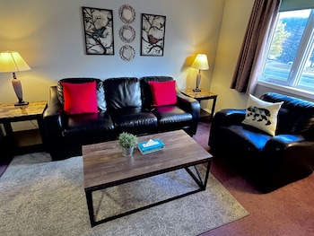 Three-Bedroom Apartment 108, No air conditioning