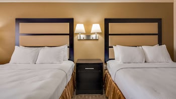 Standard Room, 2 Queen Beds, Accessible, Bathtub (Bathtub, No Pets)