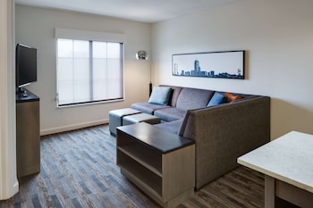 Suite, 1 Queen Bed with Sofa bed, Accessible, Bathtub