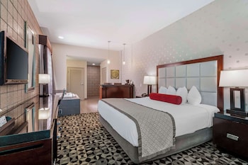 Standard Room, 1 King Bed, Non Smoking, Jetted Tub