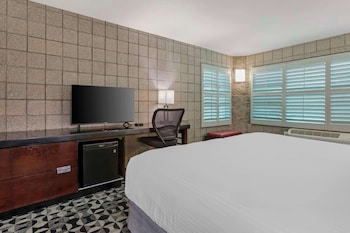 Standard Room, 1 King Bed, Non Smoking