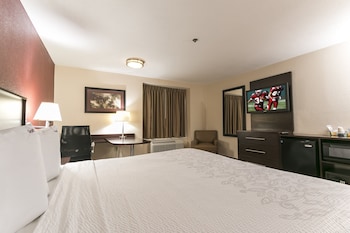 Superior Room, 1 King Bed, Accessible (Smoke Free)