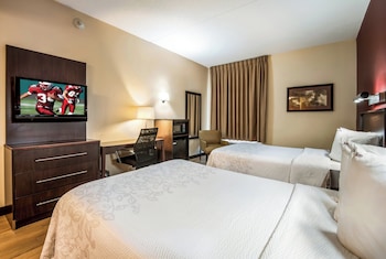 Deluxe Room, 2 Double Beds (Smoke Free)