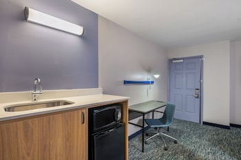 Suite, 1 Bedroom, Transfer Shower, Non Smoking (Mobility Accessible)