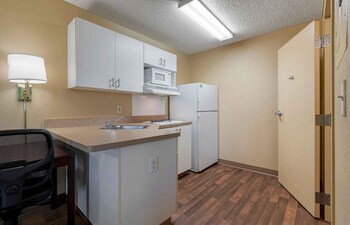 Studio, 1 Queen Bed, Non Smoking