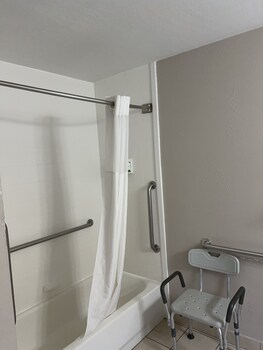 Standard Room, Accessible Bathtub