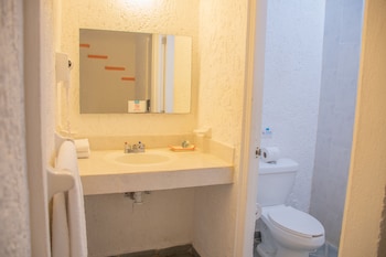 Standard Room (2 Double Beds)