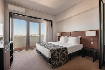 Suite, Sea View