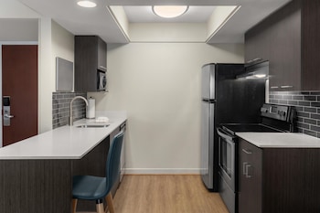 Suite, 2 Bedrooms (1 King Bed Per Room)