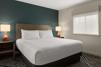 Suite, 2 Bedrooms (1 King Bed Per Room)