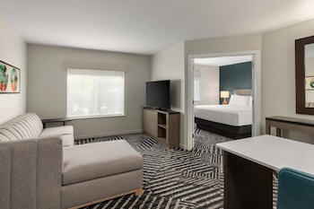 Suite, 2 Bedrooms (1 King Bed Per Room)