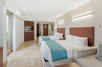 Family Studio Suite, Ocean View