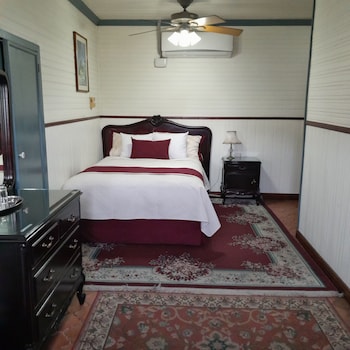 Original 1908 Economy Room