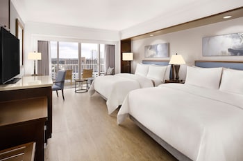 Executive Room, 1 Double Bed, Partial Ocean View (Executive Level)