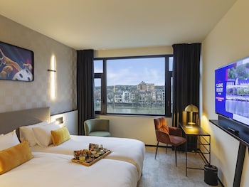 Classic Room, 1 King Bed, River View