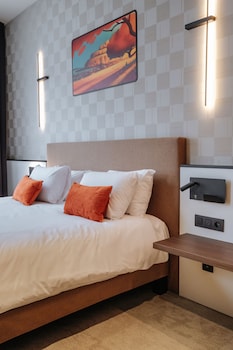 Classic Room, 1 King Bed (Citadel View)