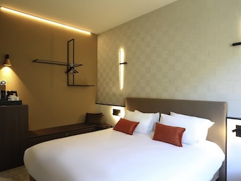 Classic Room, 2 Twin Beds (Citadel View)