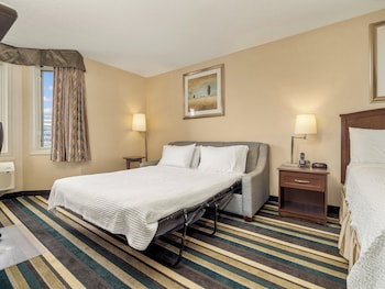 Standard Room, 1 Queen Bed with Sofa bed, City View