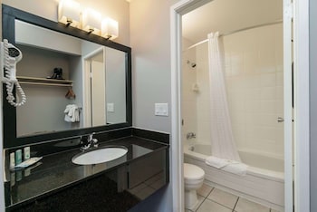 Room, 1 Queen Bed, Non Smoking (Efficiency) (No Pets)