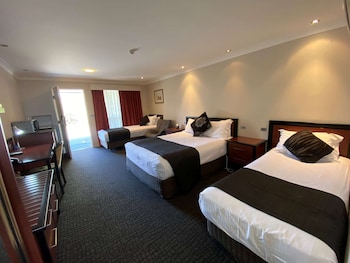 Family Room, Multiple Beds, Non Smoking, Microwave