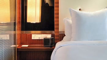 1 King Bed Junior Suite City Vw High FL