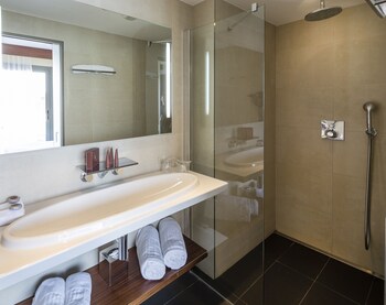 Executive Room, City View