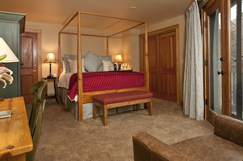 Deluxe Room, 1 King Bed