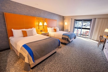 Lodge 2 Queen Beds Accessible