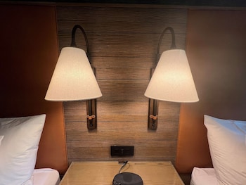 Lodge 2 Queen Beds