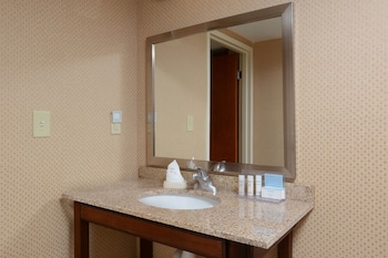 Room, 2 Queen Beds, Accessible (Mobility & Hearing, Roll-in Shower)