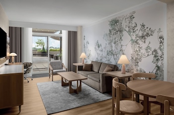 Grand Suite, 1 King Bed (with Terrace Access)