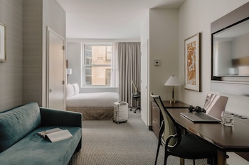 Suite, 1 Queen Bed, Kitchenette