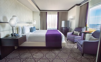 Parlor King Suite Non Smoking