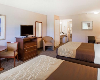 Standard Room, 2 Queen Beds, Non Smoking
