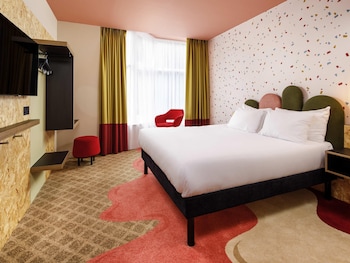 Superior Room, 1 King Bed