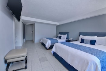 Standard Room, 2 Double Beds, Mountain View