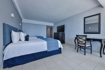 Standard Room, 2 Double Beds, Mountain View