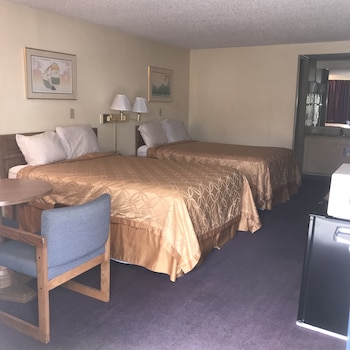 Standard Double Room, 2 Double Beds, Smoking