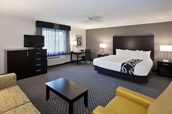 Deluxe Studio Suite, 1 King Bed, Non Smoking