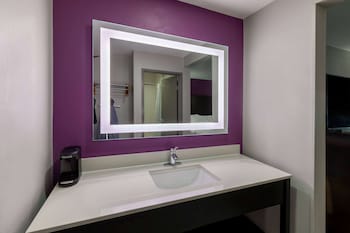 Deluxe Suite, 1 King Bed, Non Smoking