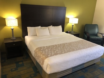 Suite, 1 King Bed, Non Smoking, City View