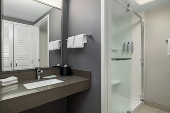 Room, 2 Queen Beds, Hearing Accessible, Balcony