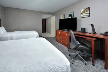 Room, 2 Queen Beds (Hearing Accessible)