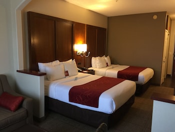 Suite, 2 Queen Beds, Accessible, Non Smoking
