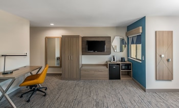 Standard Room, 1 King Bed