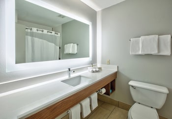 Standard Room, 1 King Bed