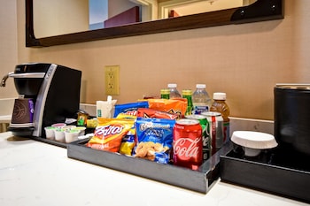 Premium Suite, 1 King Bed, Non Smoking, Corner