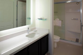 Suite, 2 Bedrooms (Hearing Accessible)