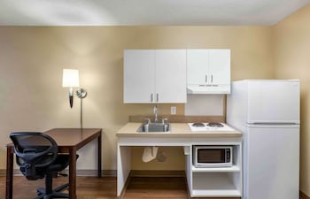 Studio, 1 Queen Bed, Accessible, Non Smoking