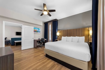 Suite, 1 King Bed, Non Smoking, Kitchenette (Living Room;with Sofabed)